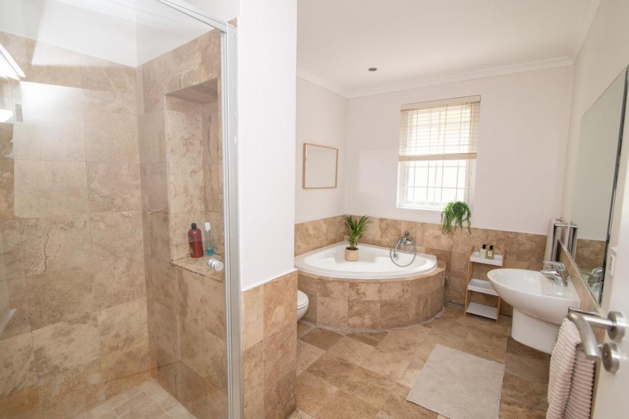 Camps Bay Guest Suite With Private Pool Cape Town Eksteriør bilde